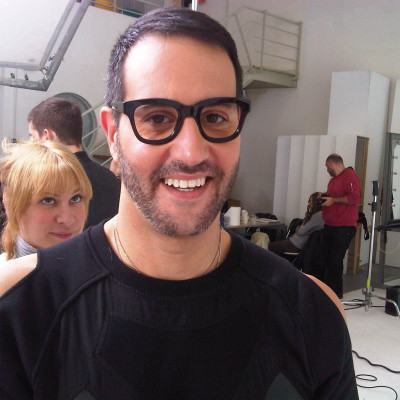 Backstage Queen.gr Τάσσος Σοφρονίου. Πάντα μες την καλή χαρά.