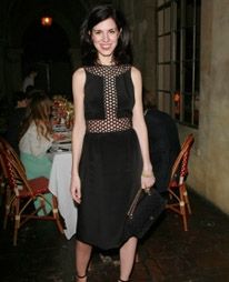 H Vanessa Seward φεύγει από τον Azzaro