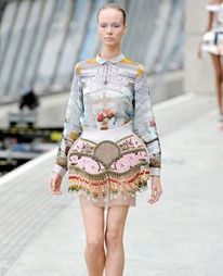 Η ανησυχία της Mary Katrantzou