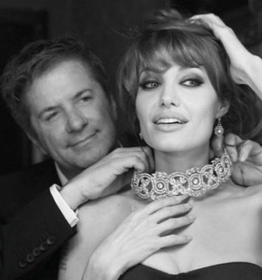 Η Angelina Jolie δημιουργεί κοσμήματα για καλό σκοπό