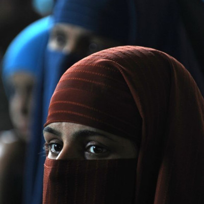 Τέρμα η μπούρκα