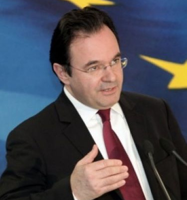 Ανοιχτό το ενδεχόμενο επιμήκυνσης στο σύνολο του χρέους άφησε ο Παπακωνσταντίνου