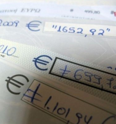 Έκρηξη στις ακάλυπτες επιταγές το Μάρτιο