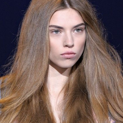 Ολόισια μαλλιά με θεραπεία κερατίνης