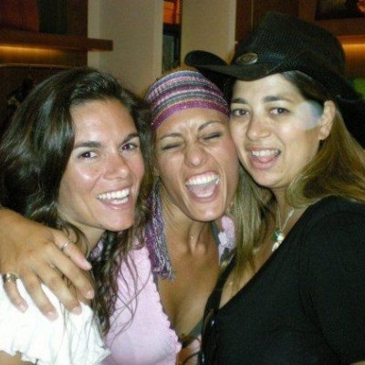 ON THE WAY 2 SANTORINI WITH MIRANDA & ELEONORA..