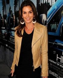 Η Cindy Crawford προσπαθεί να δώσει στην κόρη της ένα υγιές σωματικό πρότυπο