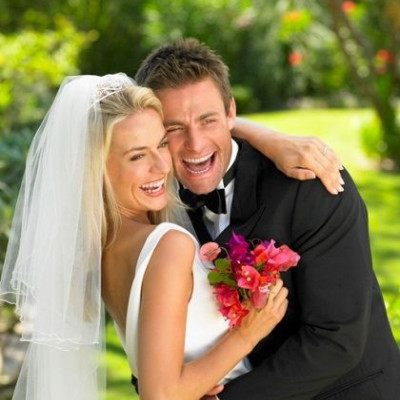 Στα τριάντα πλέον παντρεύονται στην Αγγλία