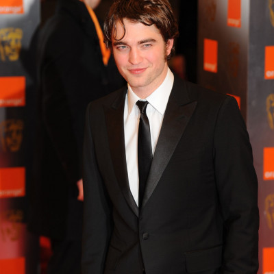 Ο Robert Pattinson ενθουσιασμένος με τον πριγκιπικό γάμο