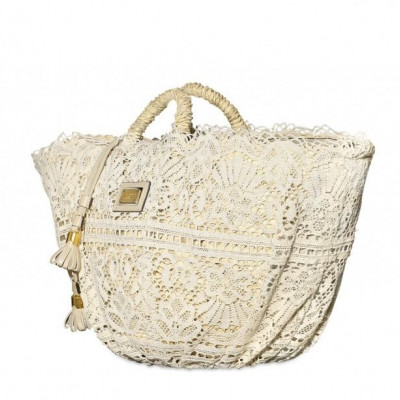 Μια τσάντα για το καλοκαίρι