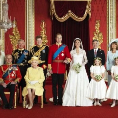 WILLIAM & KATE .. THE ROYAL FAMILY PORTRAIT !!!!