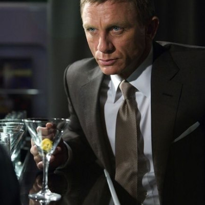 Πόσο πωλείται ο James Bond;