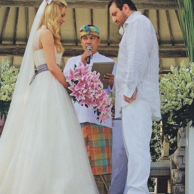 Ετοιμάζουν πάρτι έκπληξη Λούβαρης - Ντάφλα μετά τον γάμο τους στο Μπαλί.