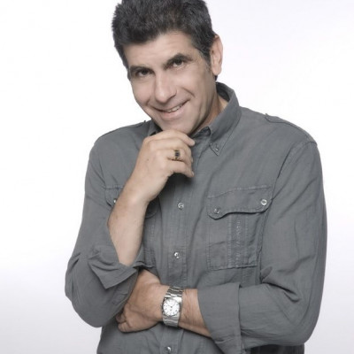 Σταματάει απο την τηλεόραση ο Γιάννης Μπέζος. Είδηση που μας αιφνιδιάζει όλους. Τι τον οδήγησε να πάρει αυτή την απόφαση;