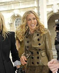 Πωλείται η Halston;