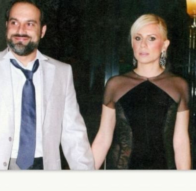 Κρατερός Κατσούλης: Διαψεύδει ότι κουμπάρα στο γάμο του με την Καραβάτου θα είναι η Ρούλα Κορομηλά