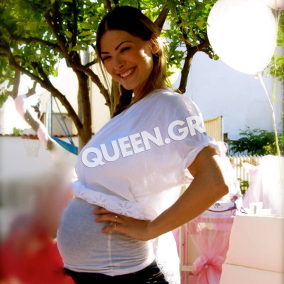 ΜΑΜΑ ΜΙΑ !!!! ΔΕΣΠΟΙΝΑ ΚΑΜΠΟΥΡΗ