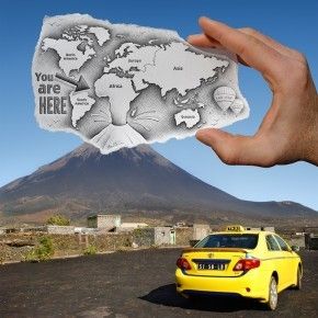 Μ’ ένα μολύβι και μια φωτογραφική μηχανή