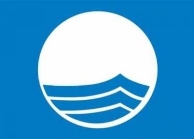 Δεύτερη στις «γαλάζιες σημαίες» η Ελλάδα