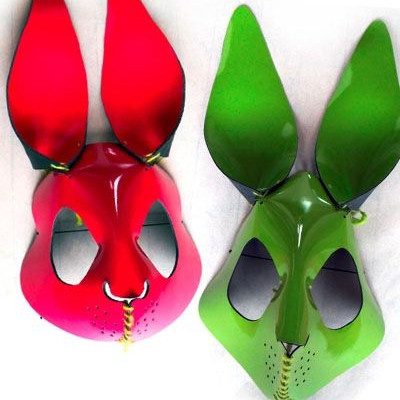 Playboy εσύ, leather bunny εγώ