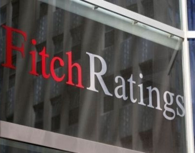 Fitch: «Αμφιβάλλουμε για την ικανότητα της Ελλάδας να εφαρμόσει το Μνημόνιο»