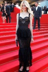 Oι φήμες για το γάμο της Claudia Schiffer