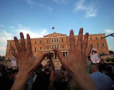 Η μεγάλη συνάντηση των «Αγανακτισμένων» στο Σύνταγμα