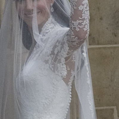 Το πέπλο της Kate Middleton σε κοινή θέα