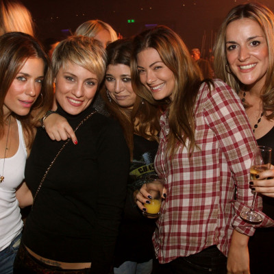 Σε παρτυ που εκανα στους ONIRAMA μονο κοριτσοπαρεα !!!!