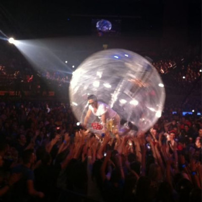 Ο θεος ΝΙΝΟ δεν θα μπορουσε να κανει καλυτερη εμφανιση !!!!!