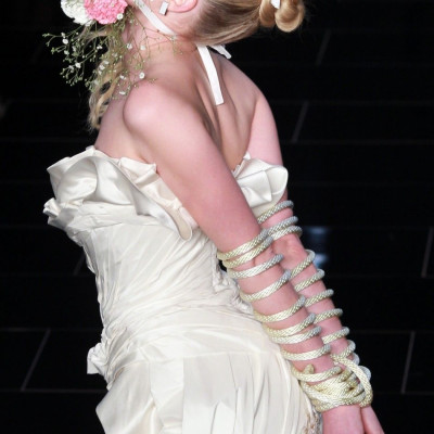 Oι… δεμένες νύφες του Samuel Cirnansck