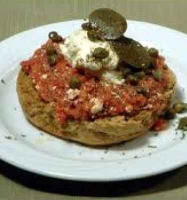 Ελαφρύ πιάτο με Κρητικό ντάκο