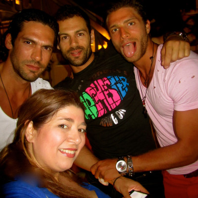 Στην Αιγινα με τον Γιαννη Σπαλιαρα,τον Κωστα Γκρεγκα και τον Γιωργο Μανικα