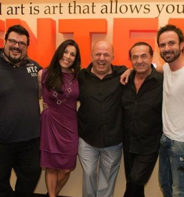 O Νίκος Μουρατίδης και οι φίλοι του στο ART STUDIO