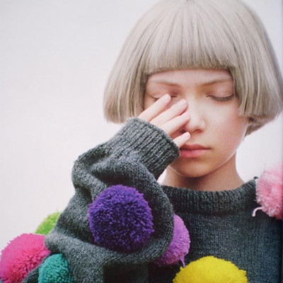 H Tavi δεν αντέχει τα καλοκαιρινά ρούχα