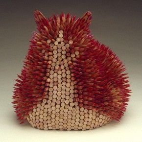 Γλυπτά από χρωματιστά μολύβια της Jennifer Maestre