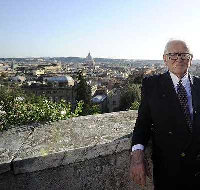 Κάτι τρέχει στον Cardin