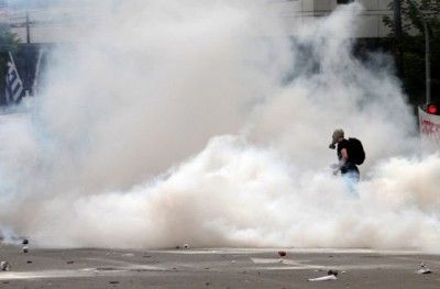 2.670 χημικά για τη διάλυση της…πλατείας!