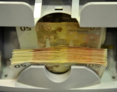Σε έσοδα 1,5 δισ. ευρώ στοχεύει η κυβέρνηση από την εφαρμογή του νέου μισθολογίου στο Δημόσιο