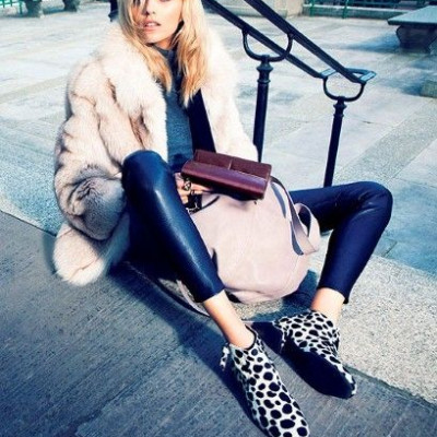 H Anja Rubik στην καμπάνια του Kurt Geiger