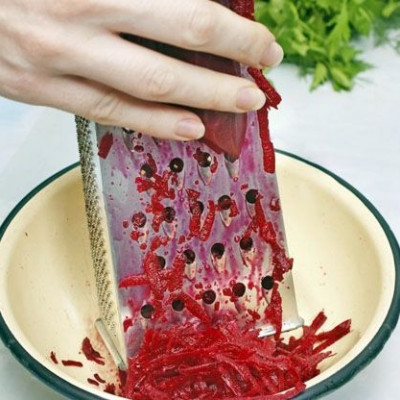 Λαχταριστή παντζαροσαλάτα με φέτα και αχλάδια