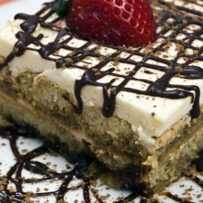 Παγωμένο γλυκάκι με φρυγανιά