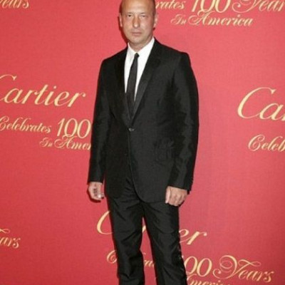 Ο Helmut Lang καταστρέφει το αρχείο του