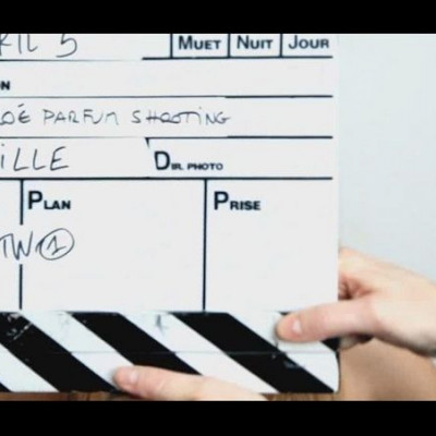 Chloé: Διπλό συμβόλαιο, πρώτο επεισόδιο