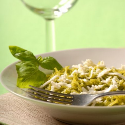 Ζυμαρικά με πέστο και σολομό της προηγούμενης μέρας