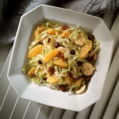 Καλοκαιρινό coleslaw με νεκταρίνια