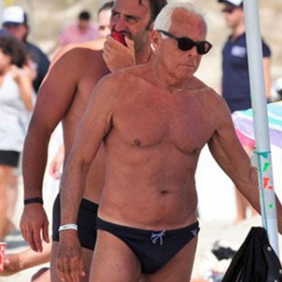 Ο Armani με μαγιό