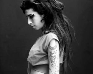 Θα γίνει ταινία η ζωή της Amy Winehouse;