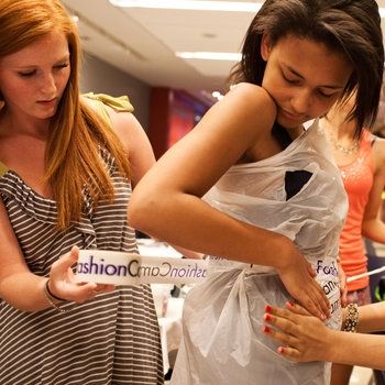 Έφηβες εκπαιδεύονται να κλέψουν κάθε δουλειά στη βιομηχανία της μόδας