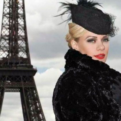 Φωτογράφηση στην πόλη του φωτός για την Ζέτα Μακρυπούλια