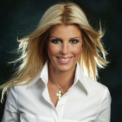 Έλενα Ράπτη: "Ψάχνω τρόπους να αμυνθώ σε όσους με βγάζουν ότι παντρεύομαι"